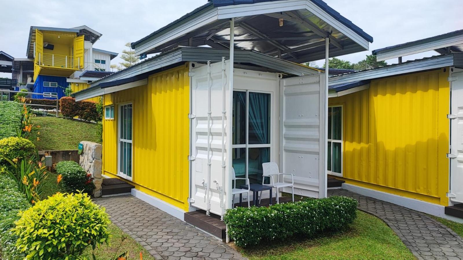 Solesor Kampong Beach Resort Port Dickson Exterior foto