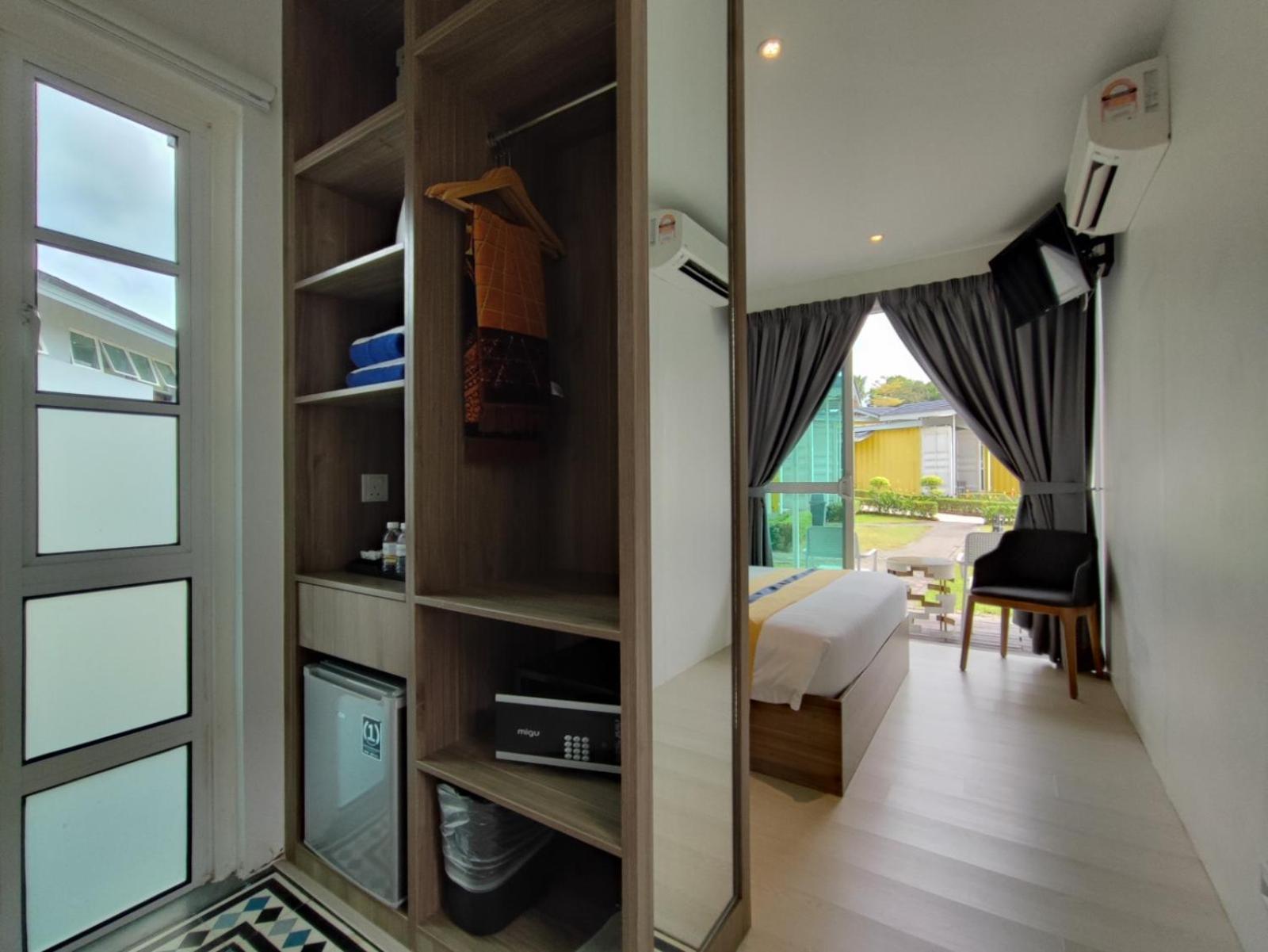 Solesor Kampong Beach Resort Port Dickson Exterior foto